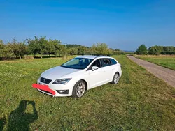 Weiß Gebraucht 2016 Seat Leon ST FR Kombi | 11.800 €