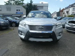 Silber Gebraucht 2010 Toyota RAV4 Life SUV | 13.580 € (Etwas zu teuer)