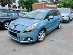 Blau Gebraucht 2013 Peugeot 5008 Allure Van / Kleinbus | 4.000 € (Fairer Preis)
