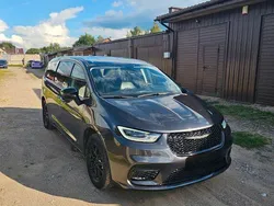 Grau Gebraucht 2023 Chrysler Pacifica SUV | 30.500 € (Superpreis)