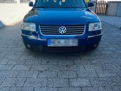 Blau Gebraucht 2003 VW Passat Kombi | 4.500 €