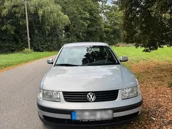 Silber Gebraucht 1998 VW Passat Limousine | 700 € (Guter Preis)