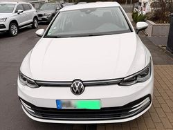 Weiß Gebraucht 2020 VW Golf VIII Kleinwagen | 22.999 €