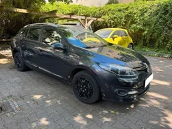 Grau Gebraucht 2014 Renault Mégane III Initiale Paris Limousine | 2.999 €