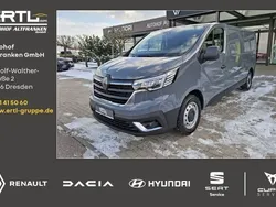 Schiefergrau Gebraucht 2025 Renault Trafic Komfort Van | 32.480 € (Fairer Preis)