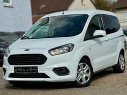 Weiß Gebraucht 2021 Ford Tourneo Courier Trend Van / Kleinbus | 16.990 € (Fairer Preis)
