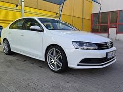 Weiß Gebraucht 2017 VW Jetta Limousine | 11.000 € (Etwas zu teuer)