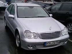 Silber metallic Gebraucht 2006 Mercedes C200 Limousine | 10.800 €