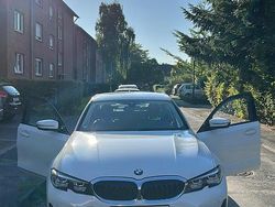 Weiß Gebraucht 2019 BMW 320 Sport Line Limousine | 21.600 € (Fairer Preis)