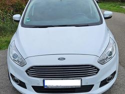 Weiß Gebraucht 2018 Ford S-MAX S Van / Kleinbus | 15.800 € (Guter Preis)