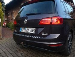 Grau Gebraucht 2015 VW Golf Sportsvan LOUNGE Van / Kleinbus | 11.500 € (Guter Preis)