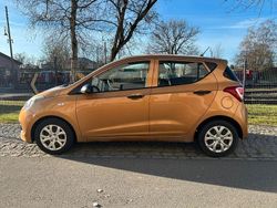 Braun Gebraucht 2016 Hyundai i10 Classic Kleinwagen | 6.900 € (Fairer Preis)