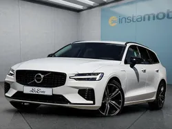 Weiß Gebraucht 2021 Volvo V60 R-Design Kombi | 35.749 € (Fairer Preis)