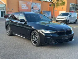 Schwarz Gebraucht 2022 BMW 530e M Sport Kombi | 37.990 € (Guter Preis)