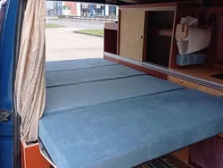 Blau Gebraucht 2015 VW T6 Van | 23.000 € (Teuer)