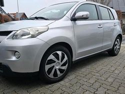 Silber Gebraucht 2011 Toyota Urban Cruiser Kleinwagen | 5.500 € (Guter Preis)