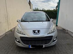Silber Gebraucht 2009 Peugeot 207 Limousine | 3.199 € (Etwas zu teuer)