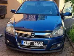 Blau Gebraucht 2009 Opel Astra Sport Limousine | 2.600 € (Guter Preis)