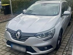 Silber Gebraucht 2017 Renault Mégane GrandTour Intens Kombi | 9.000 € (Superpreis)