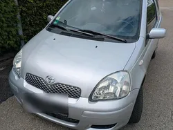 Silber Gebraucht 2003 Toyota Yaris Kleinwagen | 2.800 € (Fairer Preis)