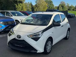 Weiß Gebraucht 2020 Toyota Aygo Kleinwagen | 8.500 € (Guter Preis)