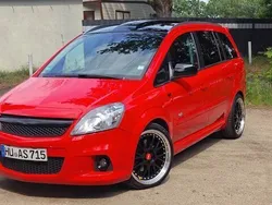 Rot Gebraucht 2010 Opel Zafira OPC Van / Kleinbus | 7.499 €