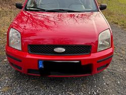 Rot Gebraucht 2003 Ford Fusion Limousine | 1.999 € (Fairer Preis)