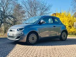 Grau Gebraucht 2022 Fiat 500e La Prima Kleinwagen | 18.999 € (Guter Preis)