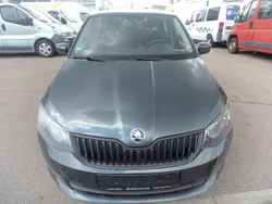 Grau Gebraucht 2015 Skoda Fabia Active Limousine | 6.999 € (Teuer)
