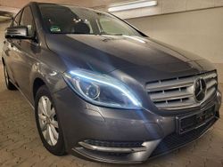 Grau Gebraucht 2012 Mercedes 180 Limousine | 7.900 € (Etwas zu teuer)