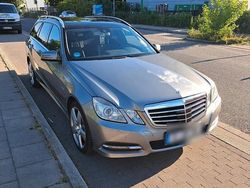 Grau Gebraucht 2011 Mercedes E350 Kombi | 9.750 € (Etwas zu teuer)