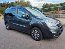 Grau Gebraucht 2017 Peugeot Partner Tepee Allure Van / Kleinbus | 7.700 € (Guter Preis)