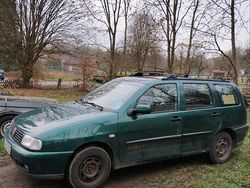 Grün Gebraucht 2000 VW Polo Kombi | 900 € (Etwas zu teuer)