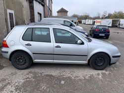 Grau Gebraucht 2001 VW Golf IV Edition Limousine | 2.500 € (Etwas zu teuer)