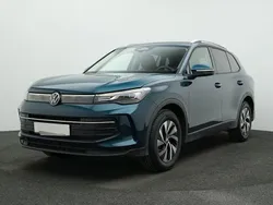 Blau Gebraucht 2024 VW Tiguan Design SUV | 38.589 € (Superpreis)
