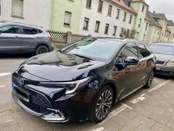Schwarz Gebraucht 2024 Toyota Corolla Team Kombi | 27.500 € (Fairer Preis)