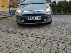 Grau Gebraucht 2009 Fiat Grande Punto Kleinwagen | 2.200 € (Guter Preis)