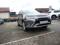 Granitbraun Gebraucht 2021 Mitsubishi Outlander P-HEV Top SUV | 24.490 € (Fairer Preis)