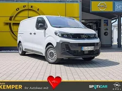 Weiß Gebraucht 2024 Opel Vivaro Van | 26.121 € (Etwas zu teuer)