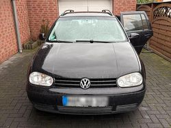 Schwarz Gebraucht 2005 VW Golf IV Kombi | 1.700 € (Etwas zu teuer)