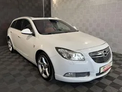 Weiß Gebraucht 2013 Opel Insignia Innovation Kombi | 13.460 €