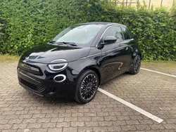 Onyx schwarz Gebraucht 2023 Fiat 500e Cabrio | 29.990 € (Teuer)