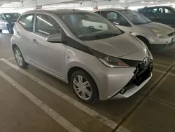 Silber Gebraucht 2016 Toyota Aygo Business Edition Kleinwagen | 7.950 € (Guter Preis)