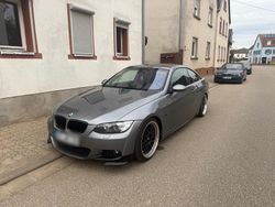 Grau Gebraucht 2008 BMW 320 M Sport Coupé | 5.800 €