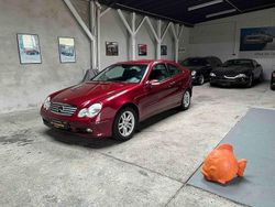 Rot Gebraucht 2001 Mercedes C200 Coupé | 7.950 €