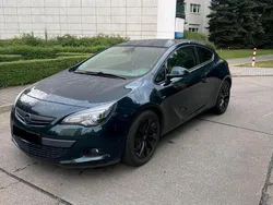 Grün Gebraucht 2015 Opel Astra GTC Coupé | 9.000 € (Fairer Preis)