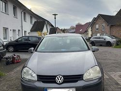 Grau Gebraucht 2005 VW Golf IV Trendline Limousine | 1.850 € (Etwas zu teuer)