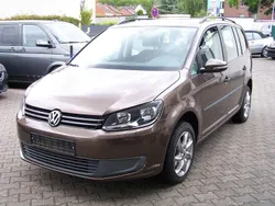 Braun Gebraucht 2011 VW Touran Van / Kleinbus | 4.250 € (Superpreis)