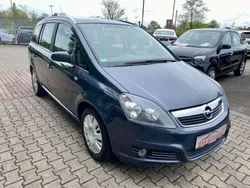 Blau Gebraucht 2007 Opel Zafira Edition Van / Kleinbus | 7.400 € (Teuer)