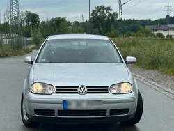 Grau Gebraucht 2003 VW Golf IV Limousine | 2.000 € (Fairer Preis)